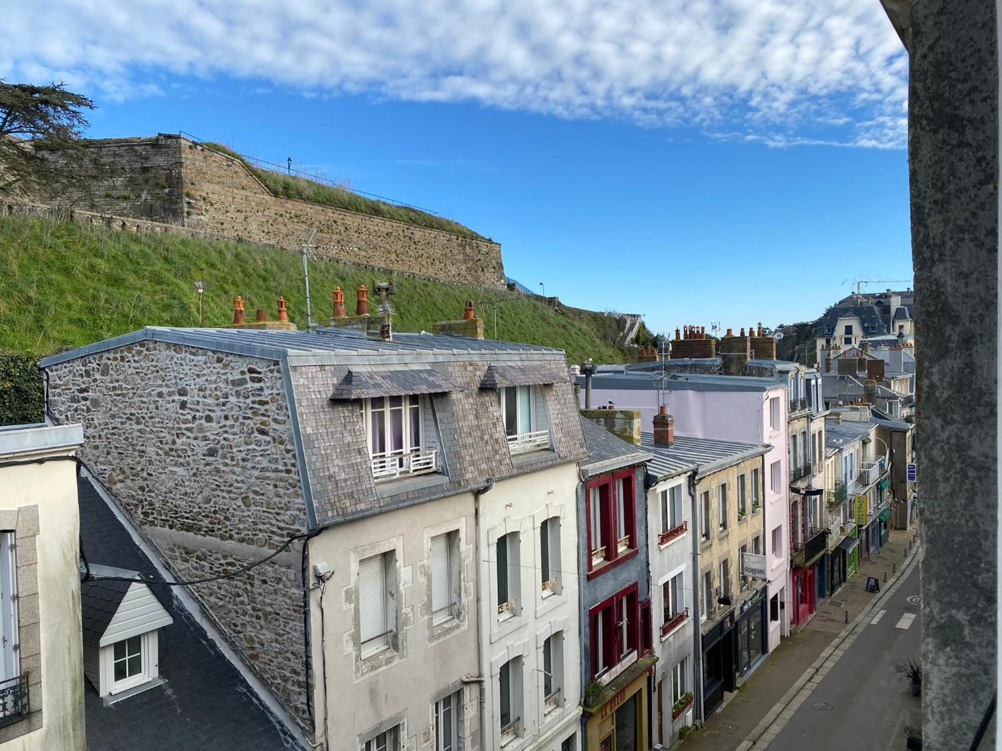 La Petitevillaise Granville Luaran gambar